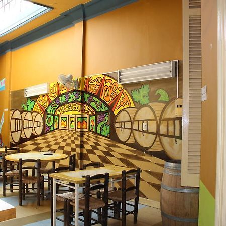 Malbec Hostel Central Mendoza Exterior photo